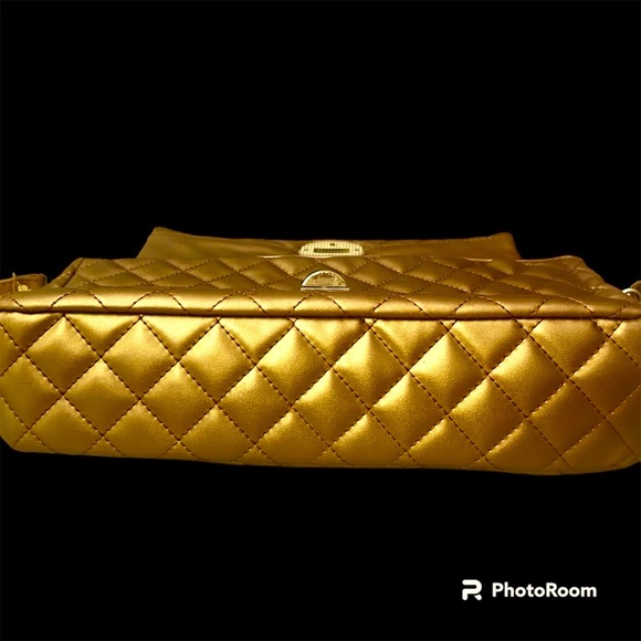 Jing Pin Pi Ju Quilted Metallic Bag Gold Chain Strap and Detachable Strap EUC - Picture 4 of 7